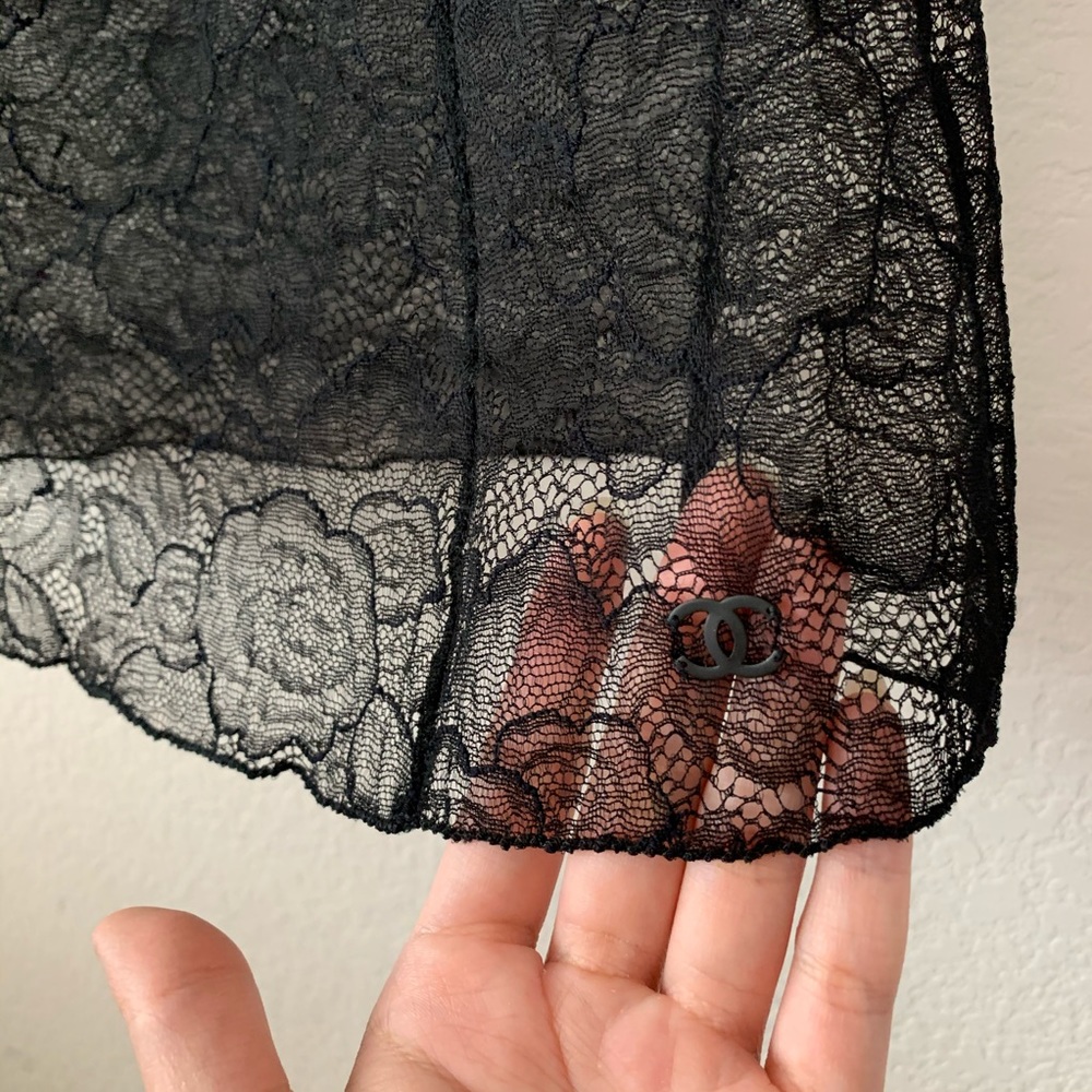 NEW Chanel lace pearl embroidered top - Picture 3 of 16